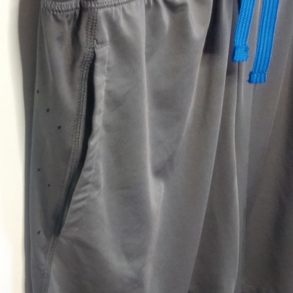 Champion duo dry with pockets shorts Sz Med - Picture 3 of 6